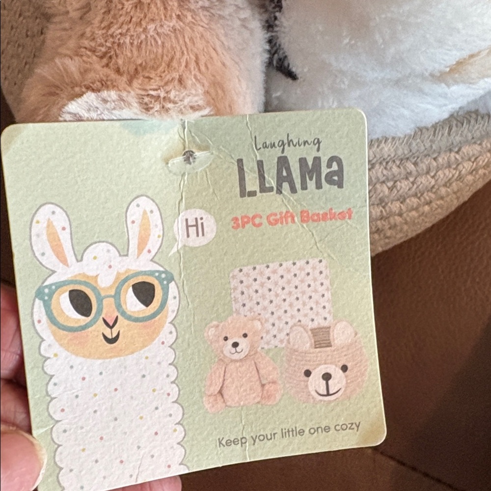 Laughing llama, three-piece gift basket, new tags - Picture 3 of 6